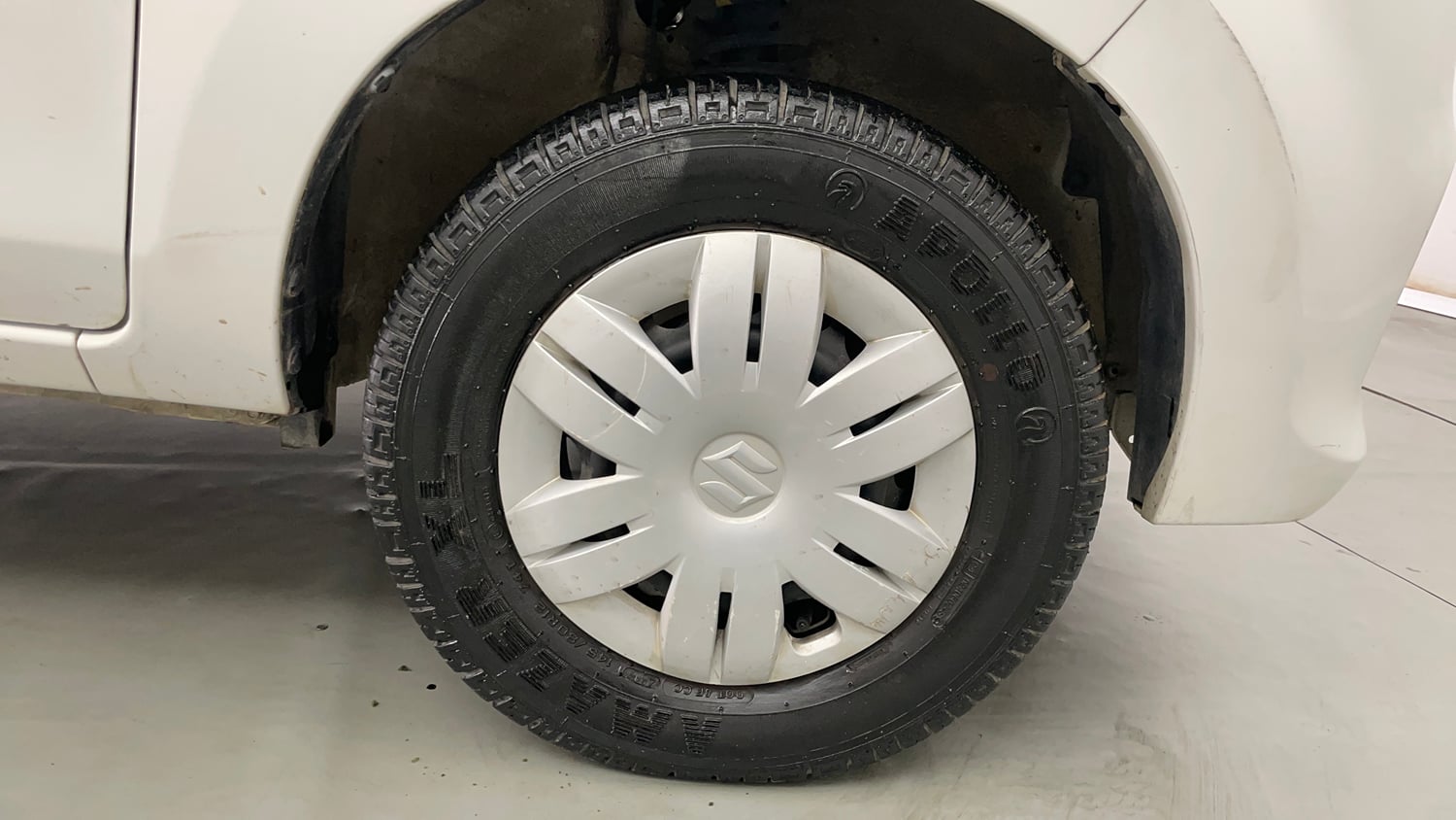 Used 2018 Maruti Suzuki Alto 800 LXi Petrol Manual tyres RIGHT FRONT TYRE RIM VIEW