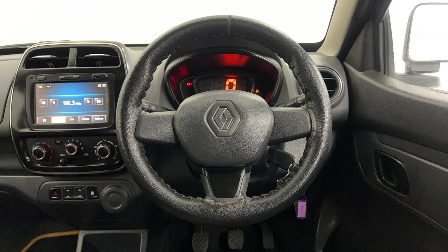 Used 2016 Renault Kwid RXT Petrol Manual interior STEERING VIEW