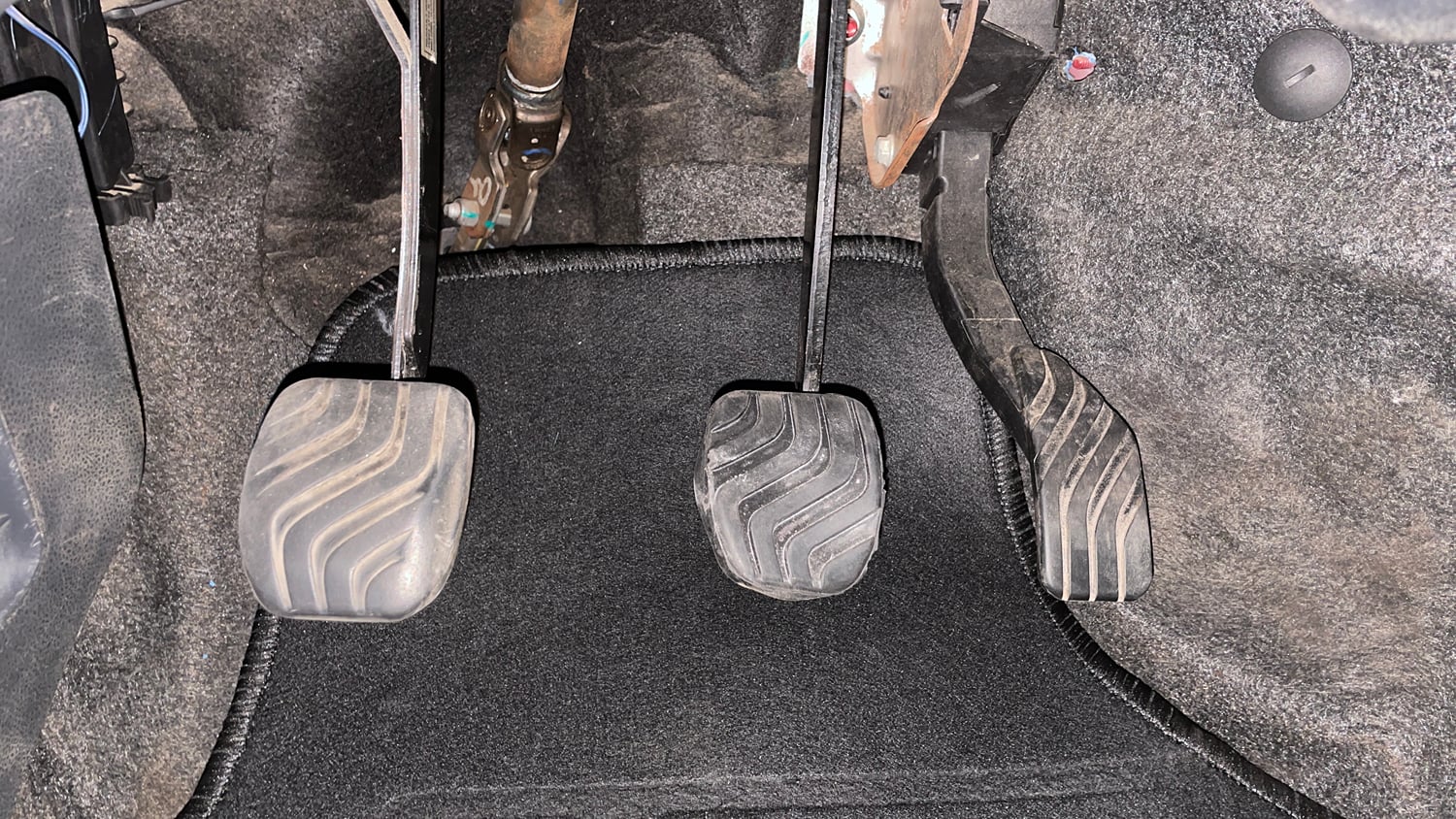 Used 2016 Renault Kwid 1.0 RXT Petrol Manual interior PEDALS VIEW