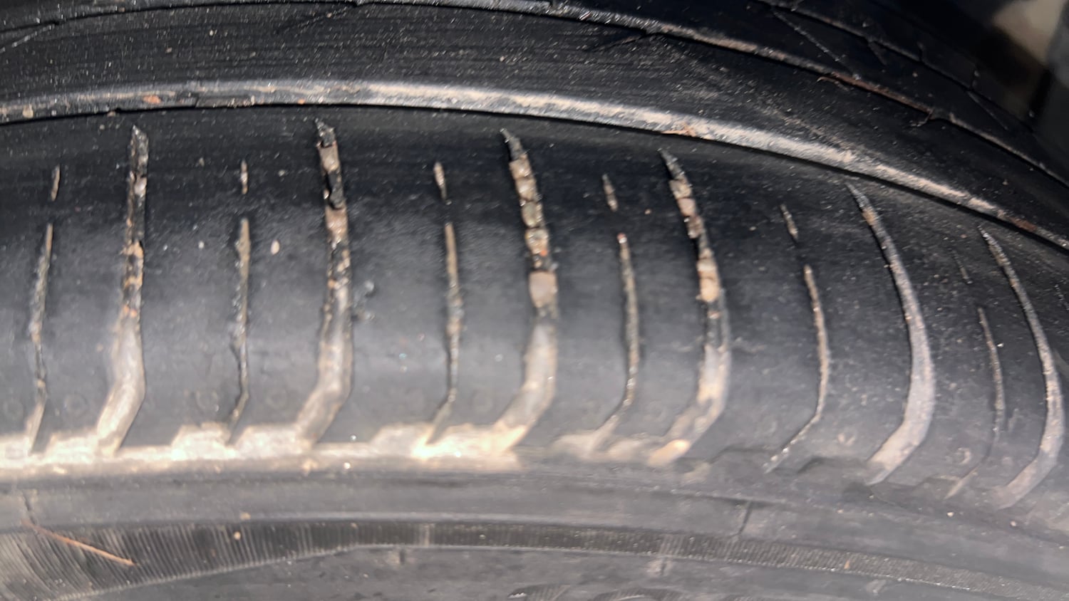 Used 2023 Hyundai i20 N Line N8 1.0 Turbo DCT Petrol Automatic tyres LEFT REAR TYRE TREAD VIEW