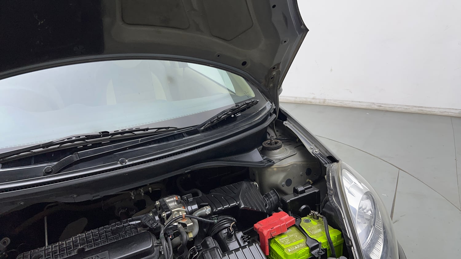 Used 2016 Honda Amaze 1.2 S AT i-VTEC Petrol Automatic engine ENGINE LEFT SIDE HINGE & APRON VIEW
