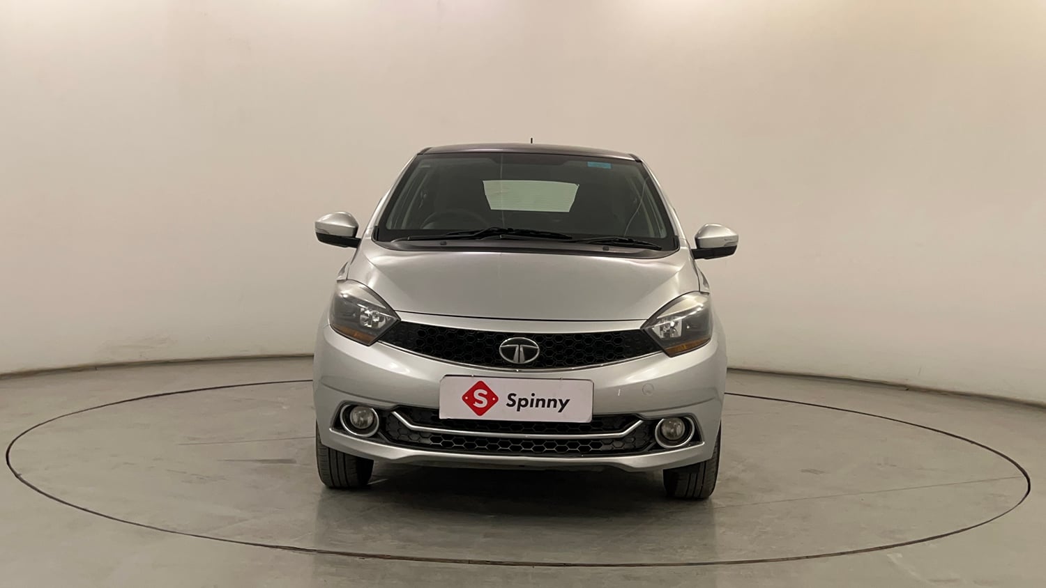 Used 2018 Tata Tigor Revotron XZ (O) Petrol Manual exterior FRONT VIEW