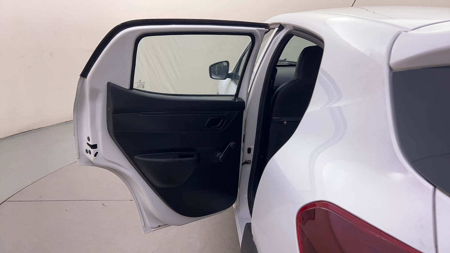 Used 2022 Renault Kwid RXL (O) 0.8 Petrol Manual interior LEFT REAR DOOR OPEN VIEW