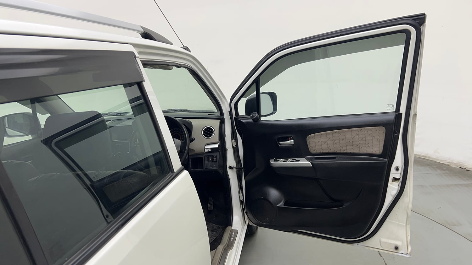 Used 2016 Maruti Suzuki Wagon R 1.0 VXI AMT Petrol Automatic interior RIGHT FRONT DOOR OPEN VIEW