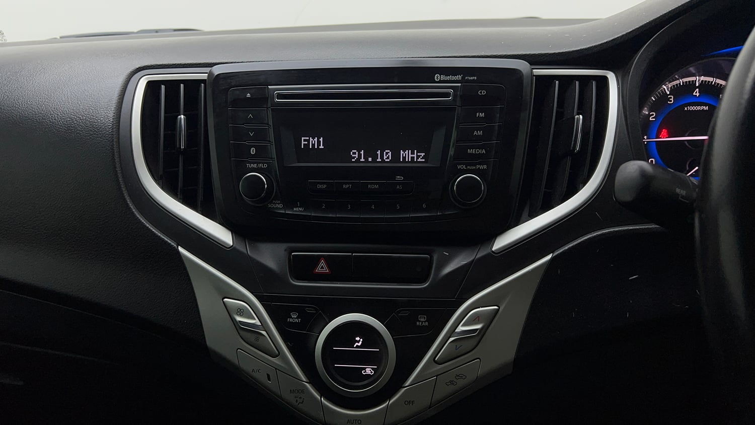 Used 2016 Maruti Suzuki Baleno Zeta 1.2 AT Petrol Automatic top_features Integrated (in-dash) music system