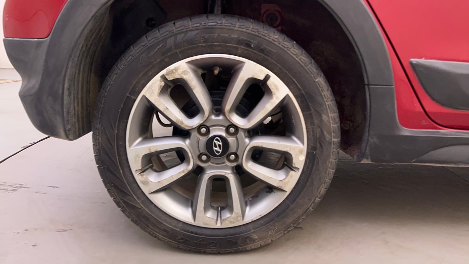 Used 2016 Hyundai i20 Active 1.2 SX Petrol Manual tyres RIGHT REAR TYRE RIM VIEW