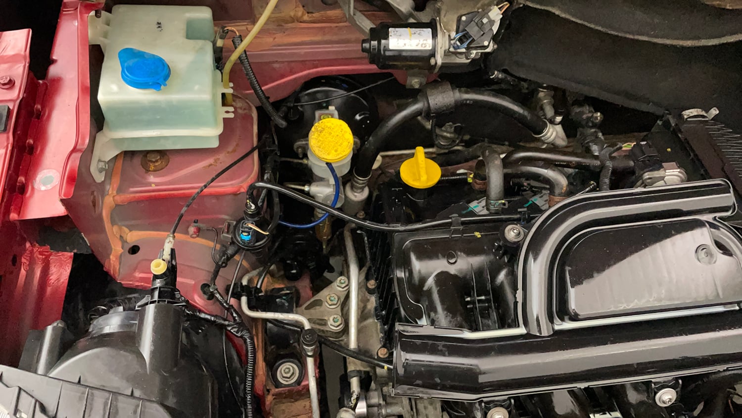 Used 2016 Renault Kwid 1.0 RXT Petrol Manual engine ENGINE RIGHT SIDE VIEW