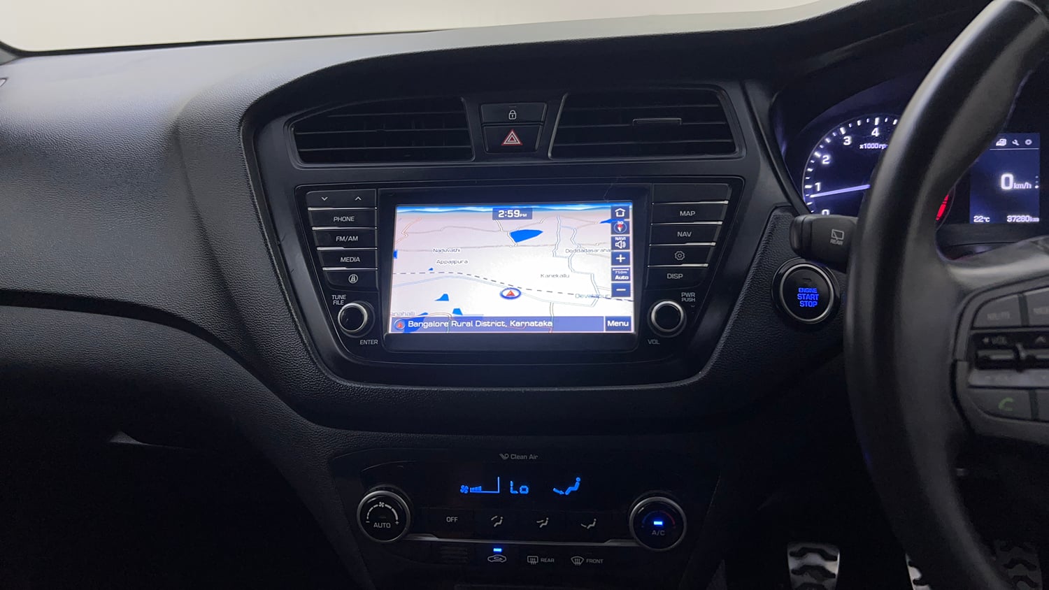 Used 2016 Hyundai i20 Active 1.2 SX Petrol Manual top_features Touch screen infotainment system