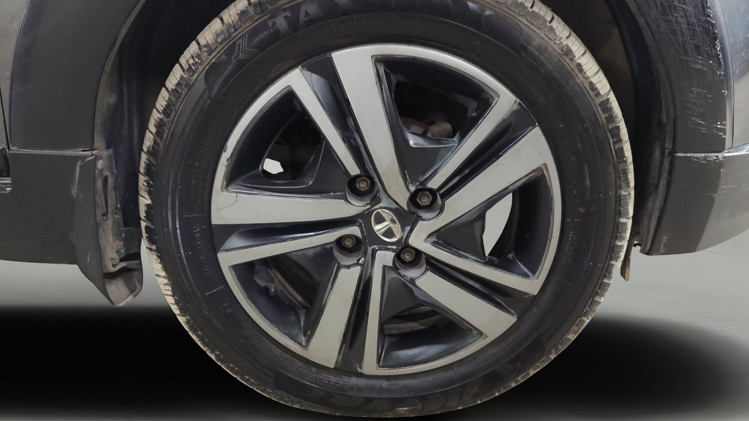 Used 2022 Tata Tiago NRG XZ MT Petrol Manual tyres RIGHT FRONT TYRE RIM VIEW