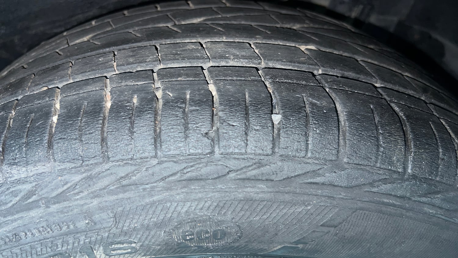 Used 2022 Tata Nexon XZA Plus (S) Petrol Automatic tyres LEFT REAR TYRE TREAD VIEW