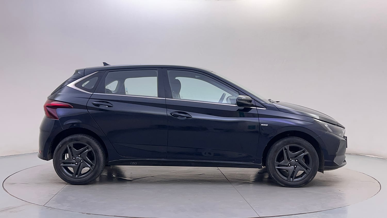 Used 2023 Hyundai i20 Sportz 1.2 IVT Petrol Automatic exterior RIGHT SIDE VIEW