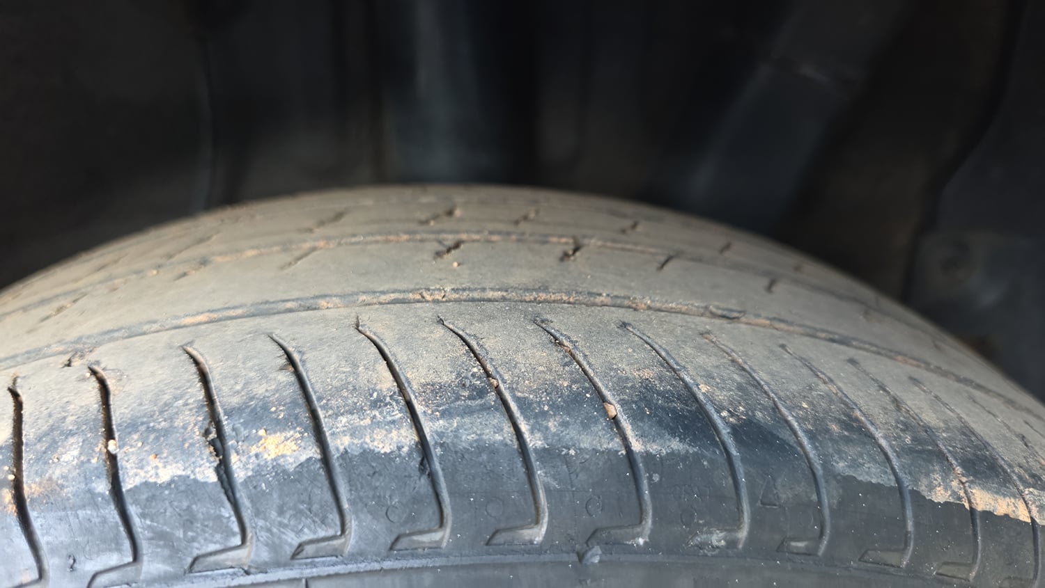 Used 2023 Hyundai Exter SX (O) Connect 1.2 AMT Petrol Automatic tyres LEFT REAR TYRE TREAD VIEW