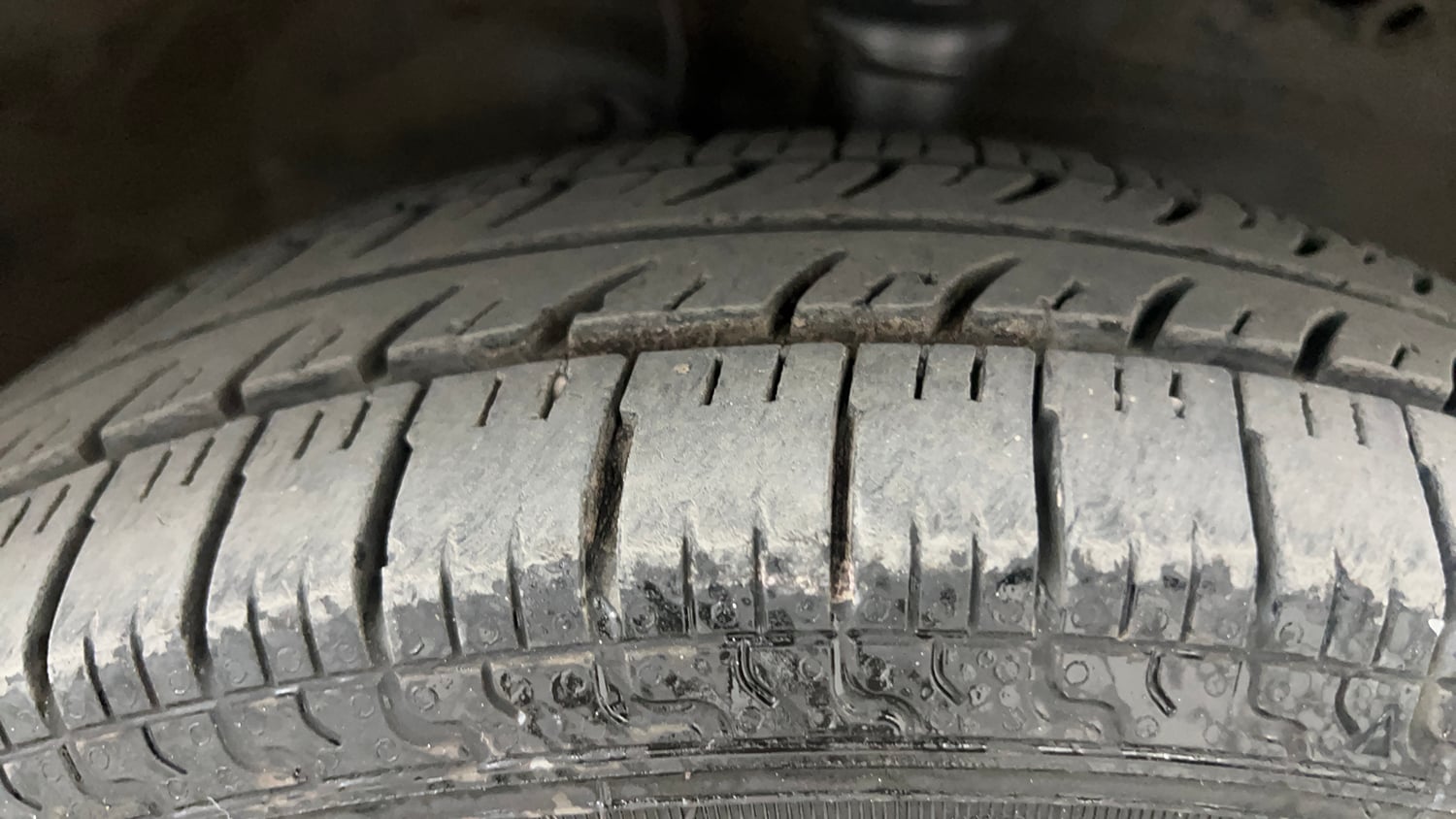 Used 2017 Maruti Suzuki Wagon R LXI CNG Cng Manual tyres RIGHT FRONT TYRE TREAD VIEW