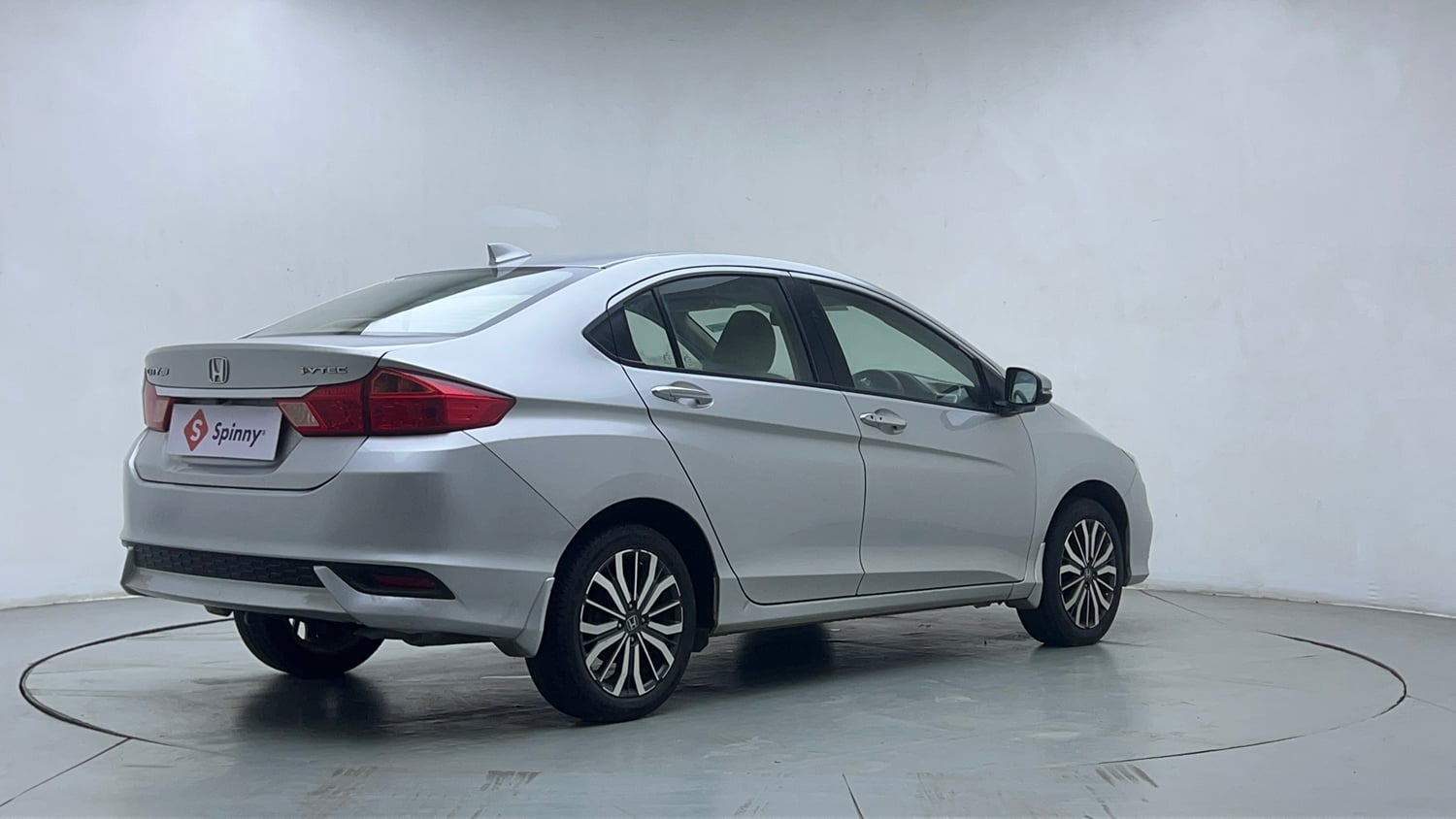 Used 2017 Honda City VX CVT Petrol Petrol Automatic exterior RIGHT REAR CORNER VIEW