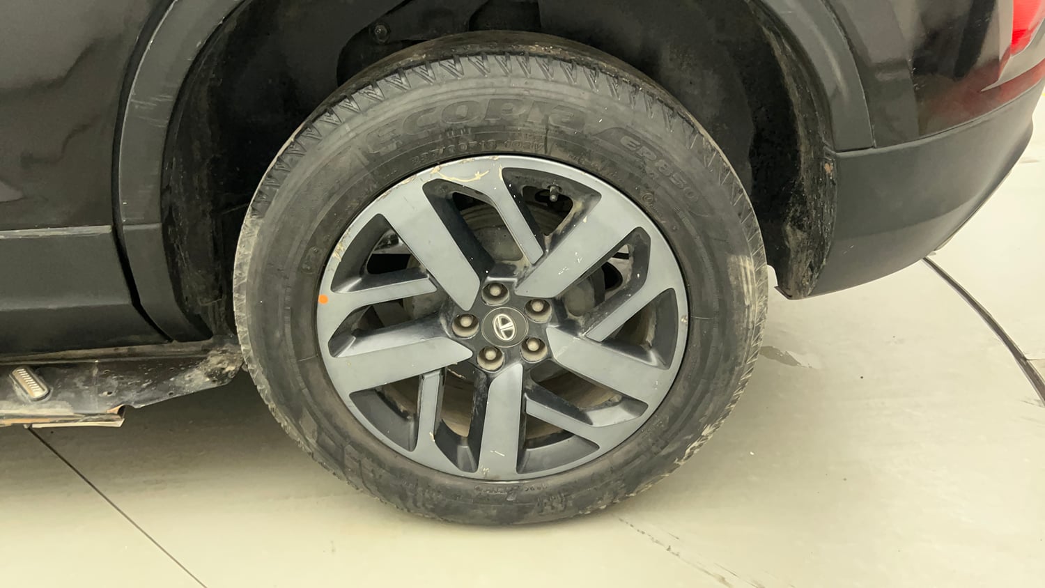 Used 2022 Tata Harrier XZA Plus Dark Edition Diesel Automatic tyres LEFT REAR TYRE RIM VIEW