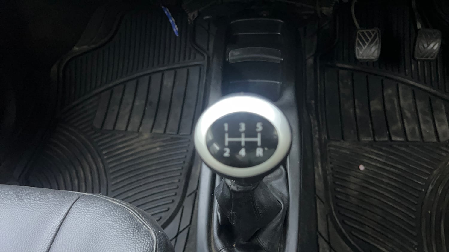 Used 2014 Maruti Suzuki Wagon R VXI Petrol Manual interior GEAR  KNOB VIEW