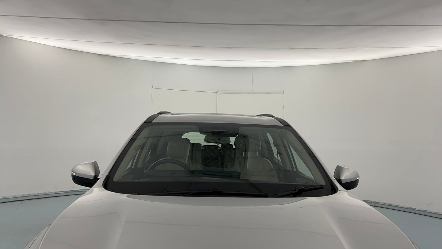 Used 2022 Mahindra XUV700 AX 7 Petrol MT 7 STR Petrol Manual exterior FRONT WINDSHIELD VIEW