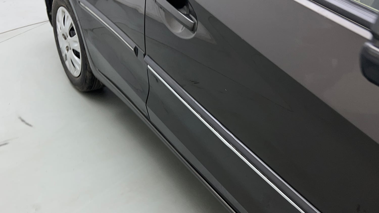 Used 2016 Honda Amaze 1.2 S AT i-VTEC Petrol Automatic dents MINOR SCRATCH