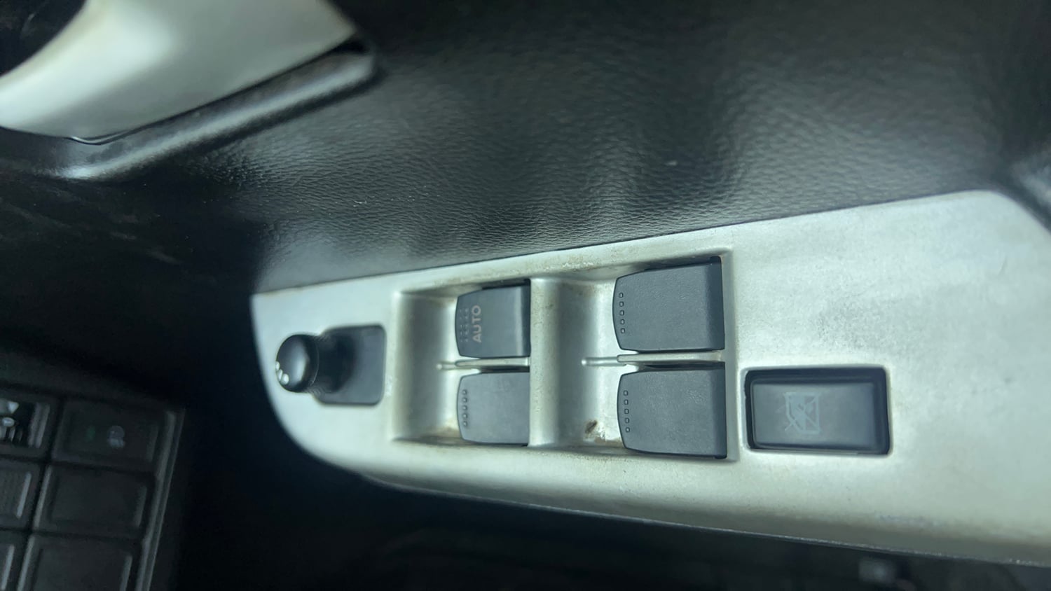 Used 2014 Maruti Suzuki Wagon R VXI Petrol Manual top_features Adjustable ORVM