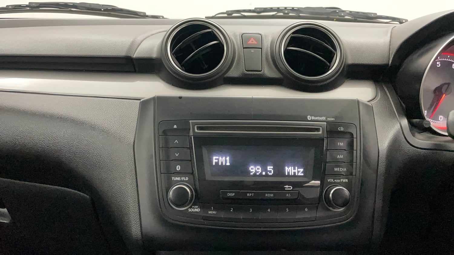 Used 2020 Maruti Suzuki Swift VXi Petrol Manual top_features Integrated (in-dash) music system