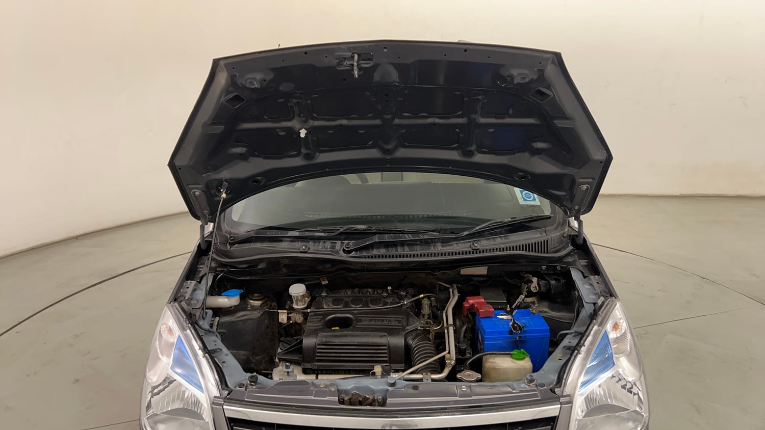 Used 2018 Maruti Suzuki Wagon R VXI Petrol Manual engine ENGINE & BONNET OPEN FRONT VIEW