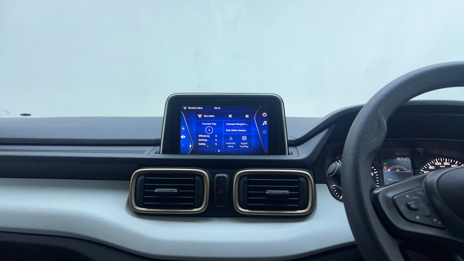 Used 2021 Tata Punch Accomplished Dazzle Pack MT Petrol Manual top_features Touch screen infotainment system