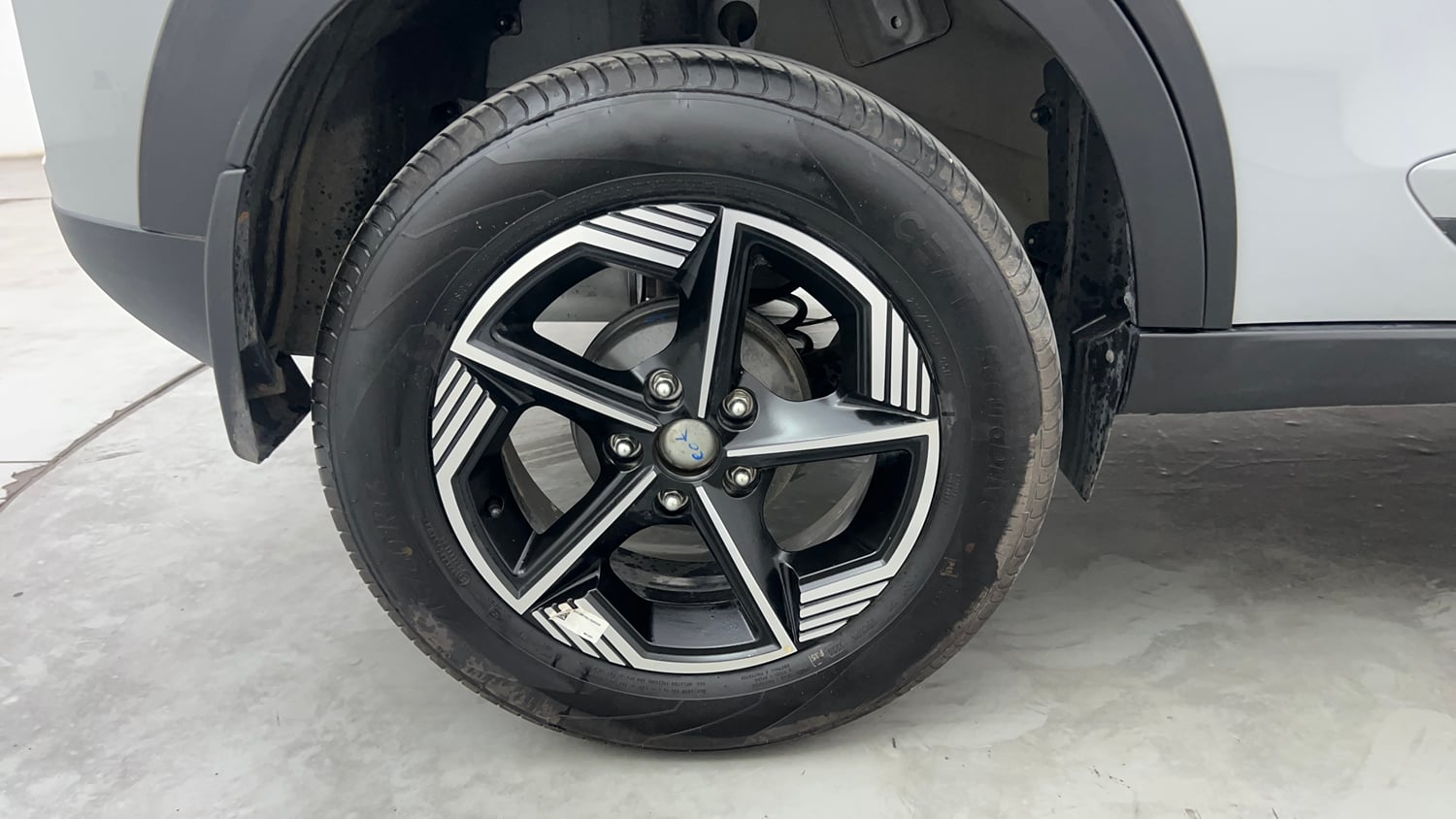 Used 2026 Tata Nexon Creative 1.2 Petrol 6MT Petrol Manual tyres RIGHT REAR TYRE RIM VIEW