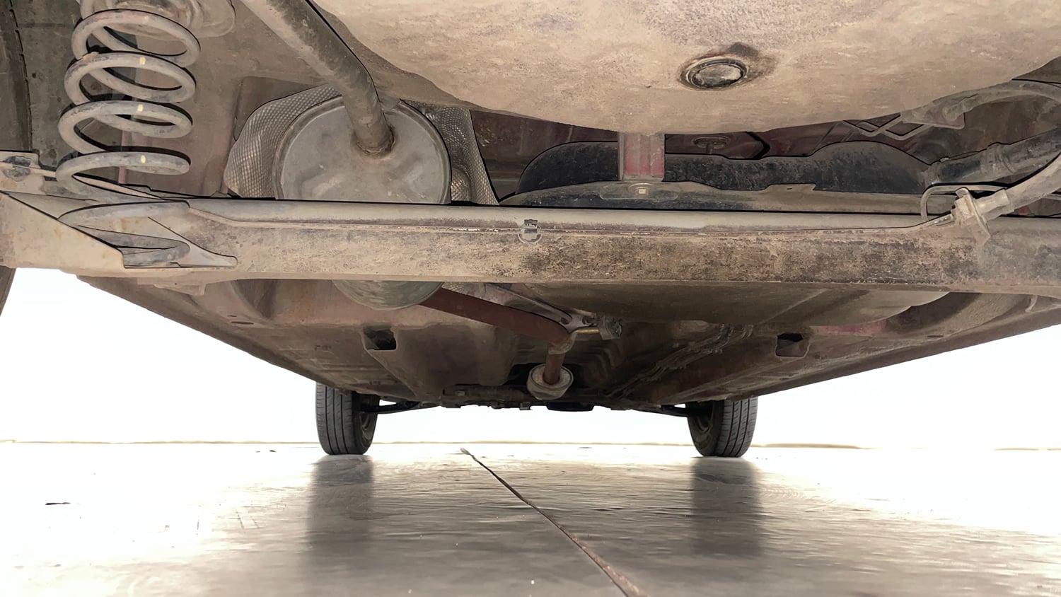 Used 2016 Renault Kwid 1.0 RXT Petrol Manual extra REAR UNDERBODY VIEW (TAKEN FROM REAR)