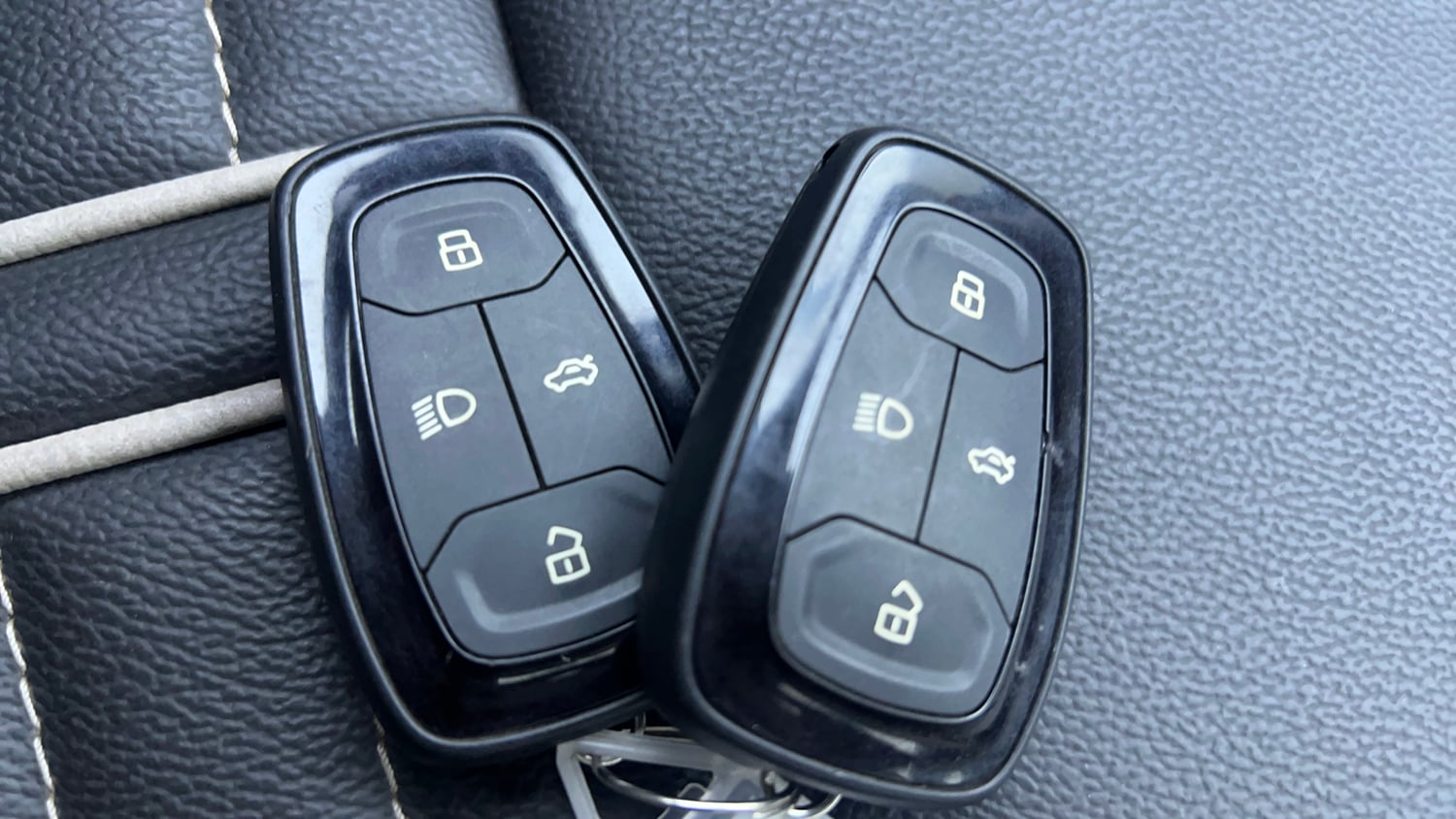 Used 2021 Tata Punch Accomplished Dazzle Pack MT Petrol Manual extra CAR KEY VIEW