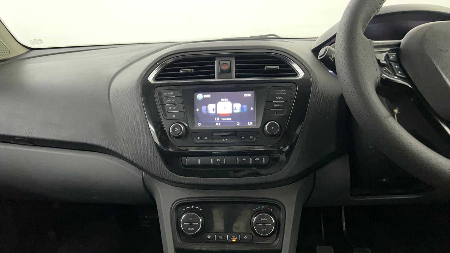 Used 2018 Tata Tigor Revotron XZ (O) Petrol Manual interior MUSIC SYSTEM & AC CONTROL VIEW