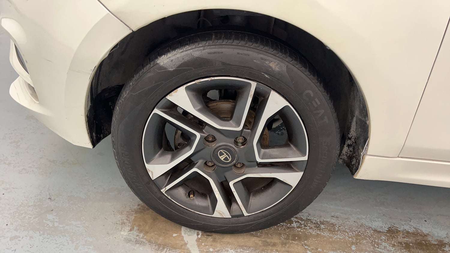 Used 2020 Tata Tiago XZ Plus Petrol Manual tyres LEFT FRONT TYRE RIM VIEW