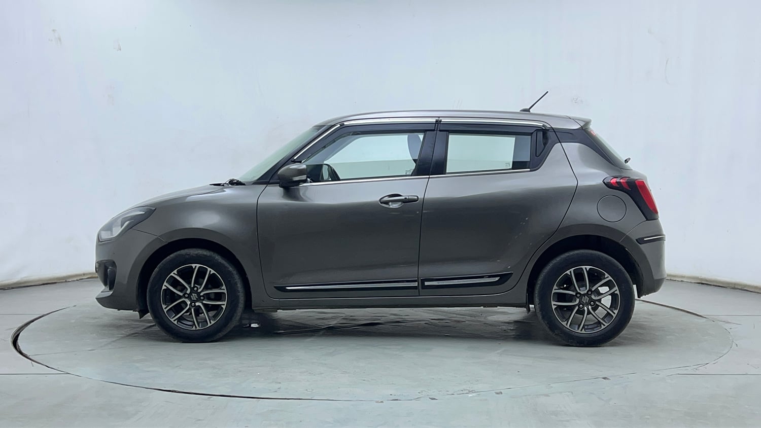 Used 2018 Maruti Suzuki Swift ZXi Plus Petrol Manual exterior LEFT SIDE VIEW