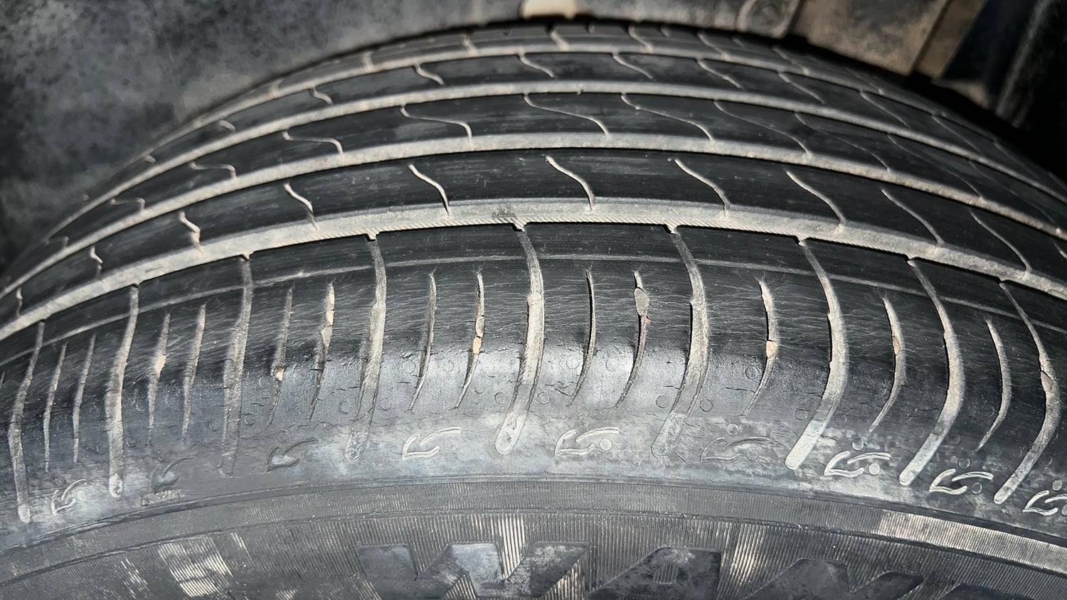 Used 2022 Maruti Suzuki Brezza ZXi Petrol Manual tyres LEFT REAR TYRE TREAD VIEW