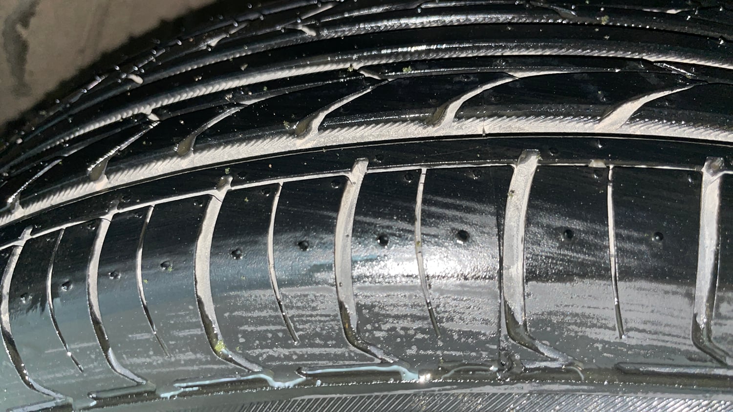 Used 2020 Maruti Suzuki Swift VXi Petrol Manual tyres RIGHT FRONT TYRE TREAD VIEW