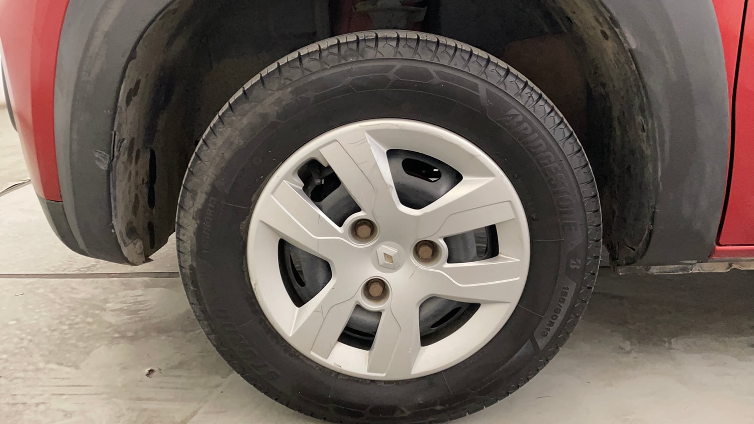 Used 2016 Renault Kwid 1.0 RXT Petrol Manual tyres LEFT FRONT TYRE RIM VIEW