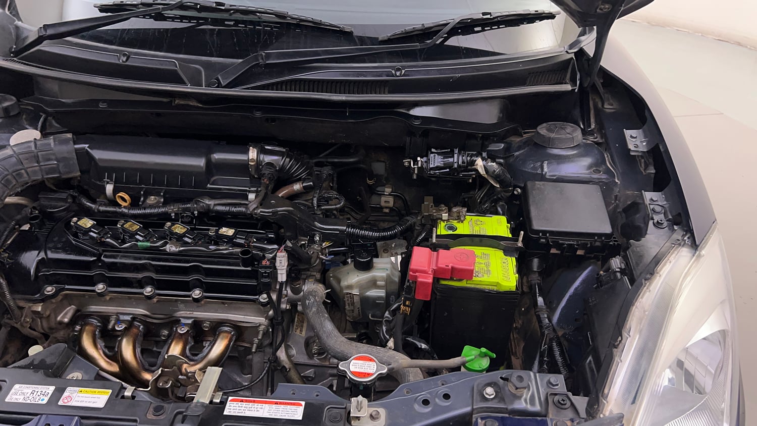 Used 2019 Maruti Suzuki Swift VXi AMT Petrol Automatic engine ENGINE LEFT SIDE HINGE & APRON VIEW