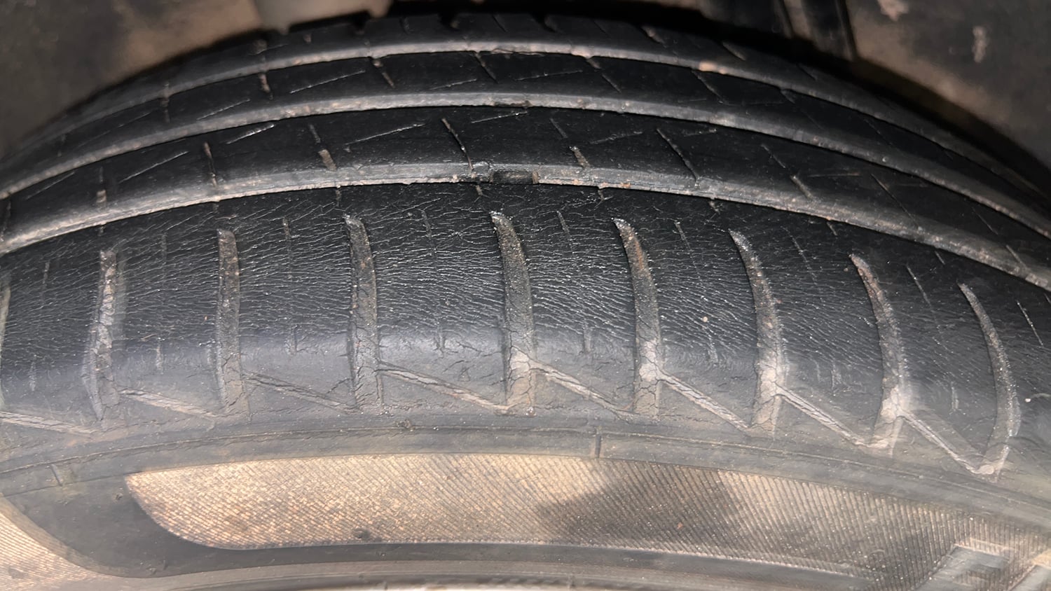 Used 2022 Renault Kwid RXL (O) 0.8 Petrol Manual tyres RIGHT REAR TYRE TREAD VIEW
