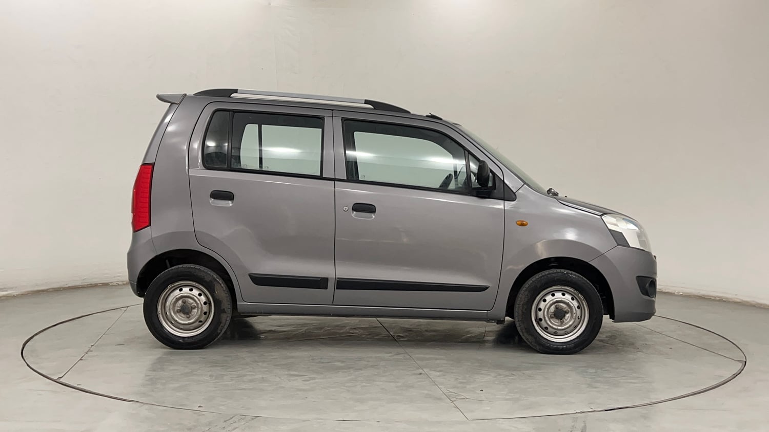 Used 2017 Maruti Suzuki Wagon R LXI CNG Cng Manual exterior RIGHT SIDE VIEW