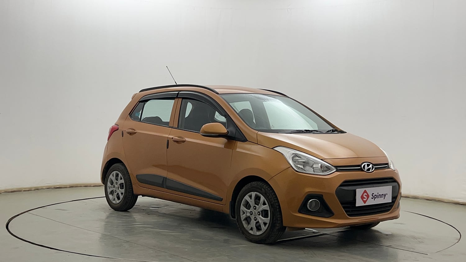 Used 2015 Hyundai Grand i10 Sportz 1.2 Kappa VTVT Petrol Manual exterior RIGHT FRONT CORNER VIEW