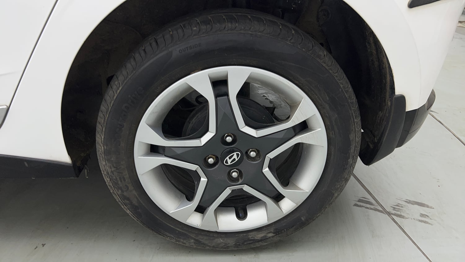 Used 2024 Hyundai New i20 Sportz 1.2 MT Petrol Manual tyres LEFT REAR TYRE RIM VIEW