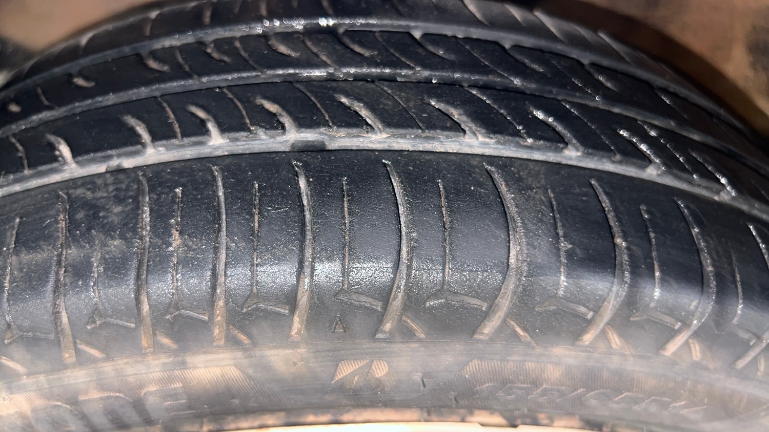 Used 2017 Maruti Suzuki Wagon R VXI Petrol Manual tyres LEFT FRONT TYRE TREAD VIEW