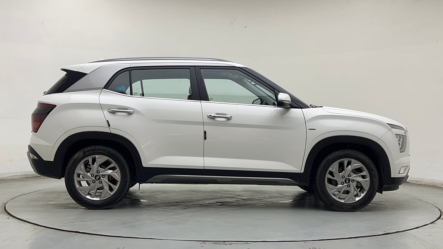 Used 2023 Hyundai Creta SX 1.5 Petrol IVT Petrol Automatic exterior RIGHT SIDE VIEW