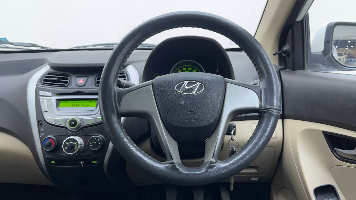 Used 2013 Hyundai Eon Sportz Petrol Manual interior STEERING VIEW