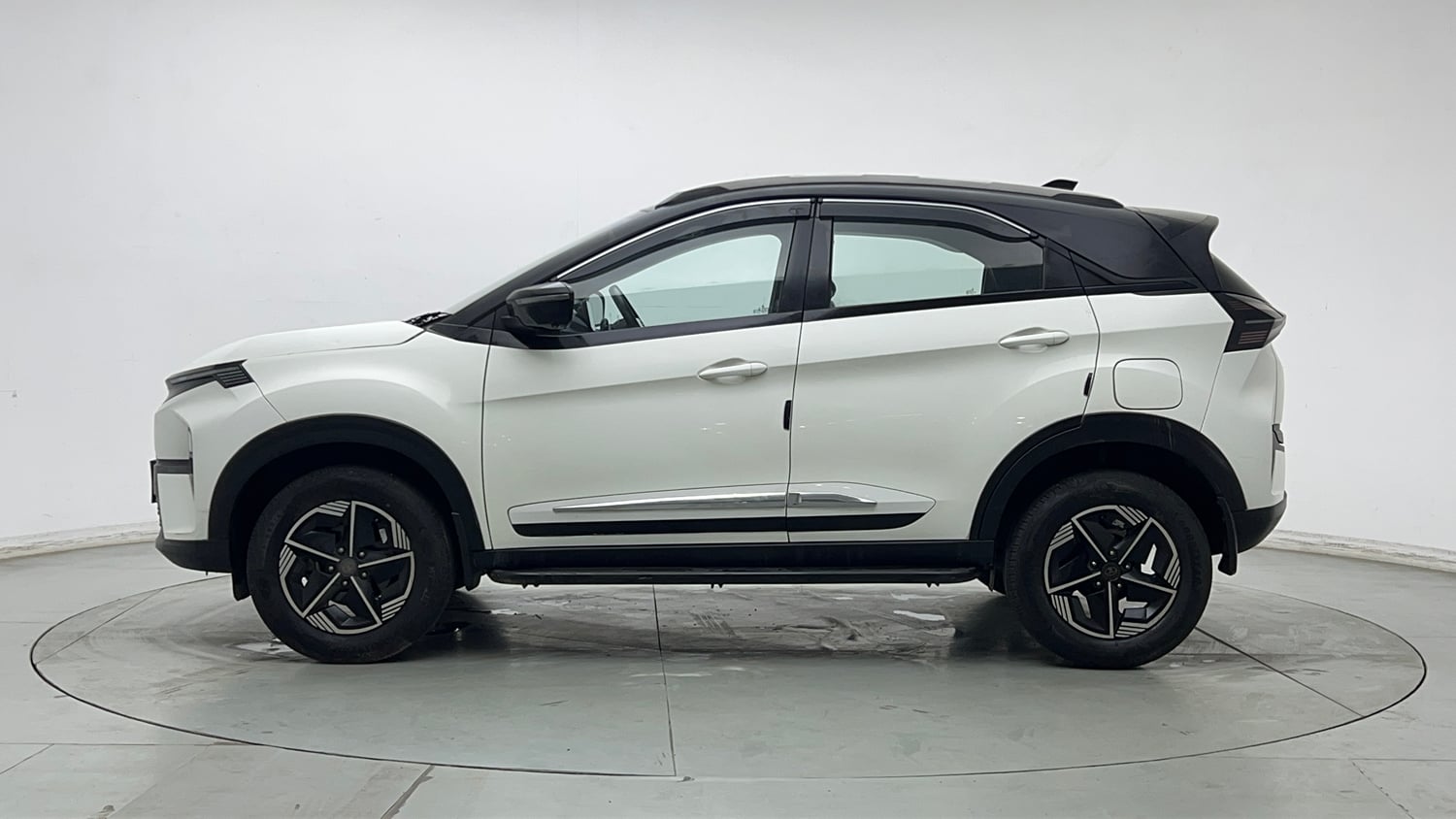 Used 2024 Tata Nexon Fearless 1.2 Revotron Petrol 6MT DT Petrol Manual exterior LEFT SIDE VIEW