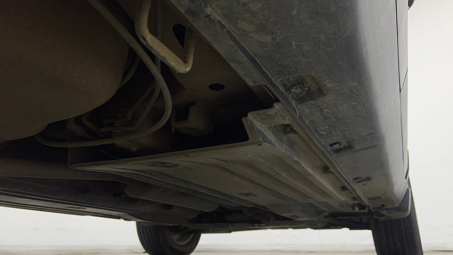 Used 2022 Maruti Suzuki Brezza ZXi Petrol Manual extra REAR RIGHT UNDERBODY VIEW