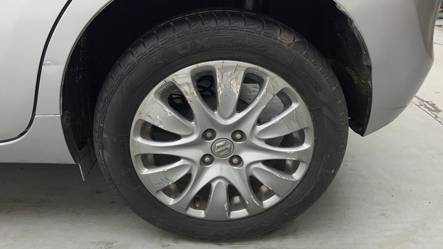 Used 2016 Maruti Suzuki Baleno Zeta 1.2 AT Petrol Automatic tyres LEFT REAR TYRE RIM VIEW