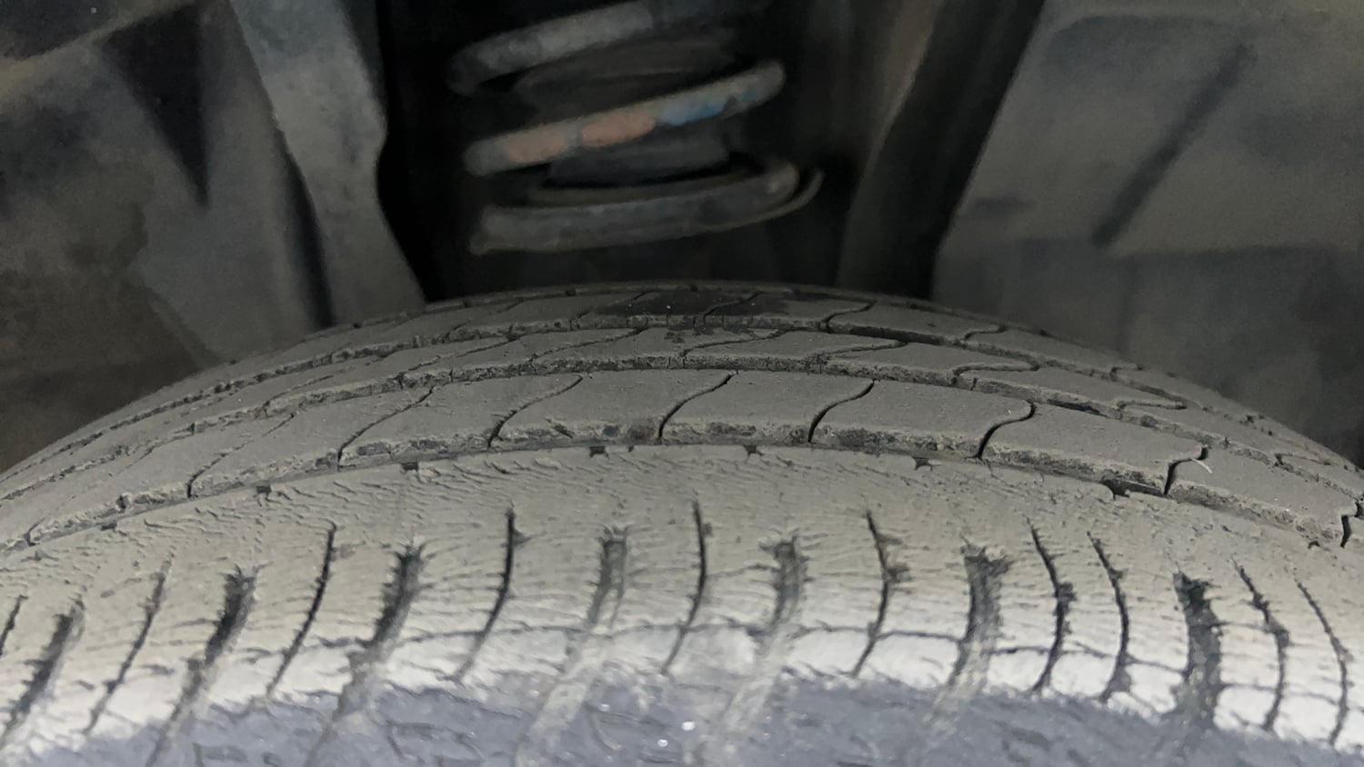 Used 2021 Nissan Magnite XV Turbo CVT Petrol Automatic tyres RIGHT FRONT TYRE TREAD VIEW