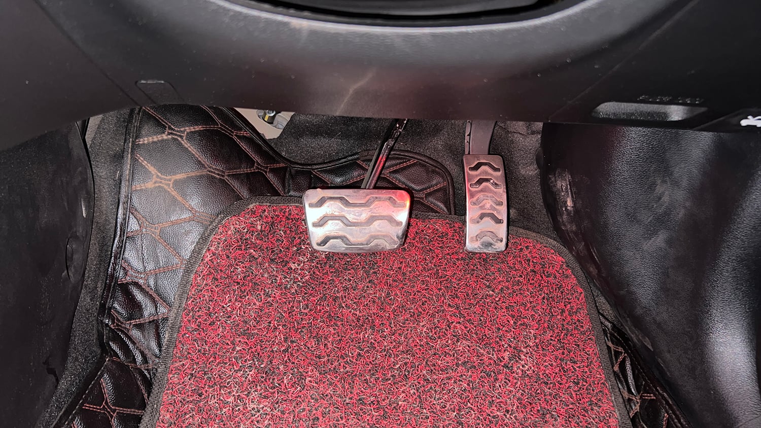 Used 2023 Hyundai i20 N Line N8 1.0 Turbo DCT Petrol Automatic interior PEDALS VIEW