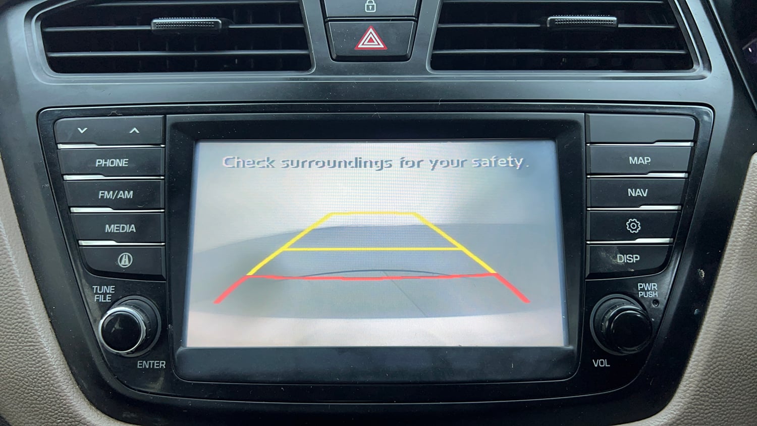 Used 2017 Hyundai Elite i20 Asta 1.2 (O) Petrol Manual top_features Rear camera