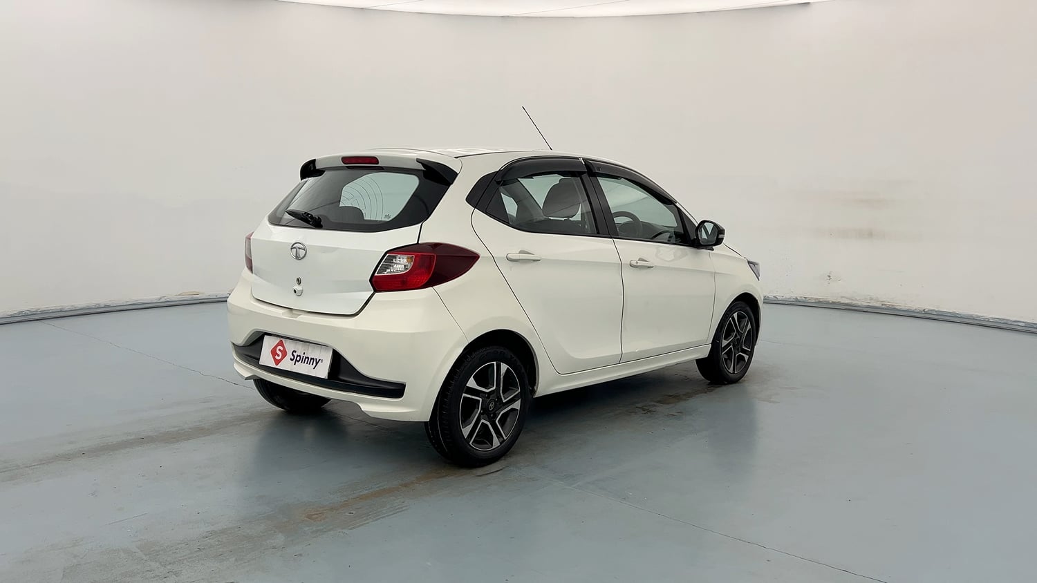 Used 2020 Tata Tiago XZ Plus Petrol Manual exterior RIGHT REAR CORNER VIEW